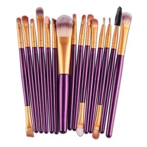 FREE with any purchase Make-up brushes - set of 15